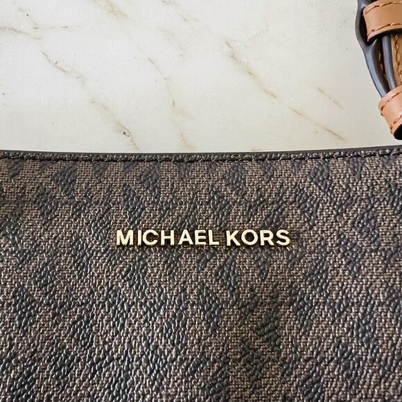 MICHAEL KORS Bedford Brown Acorn Leather Medium Top Zip Pocket Tote Bag - Picture 3 of 9